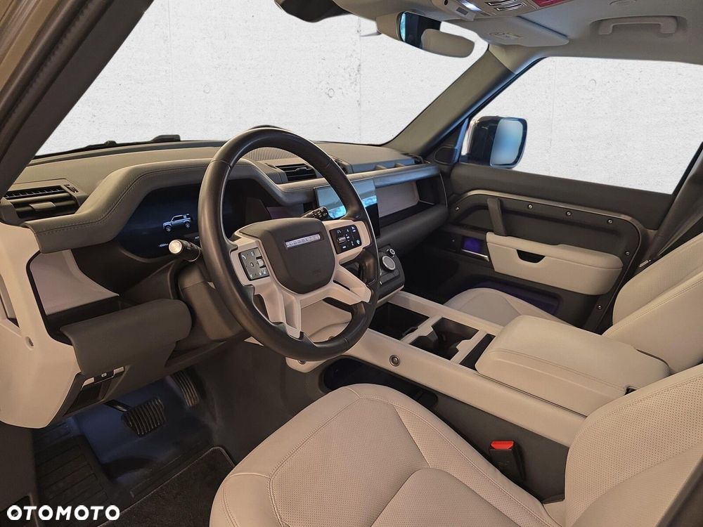 Land Rover Defender - 9