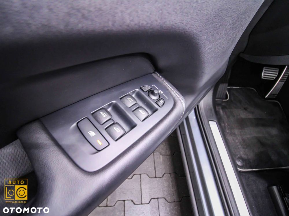 Volvo XC 60 D4 AWD R-Design - 30