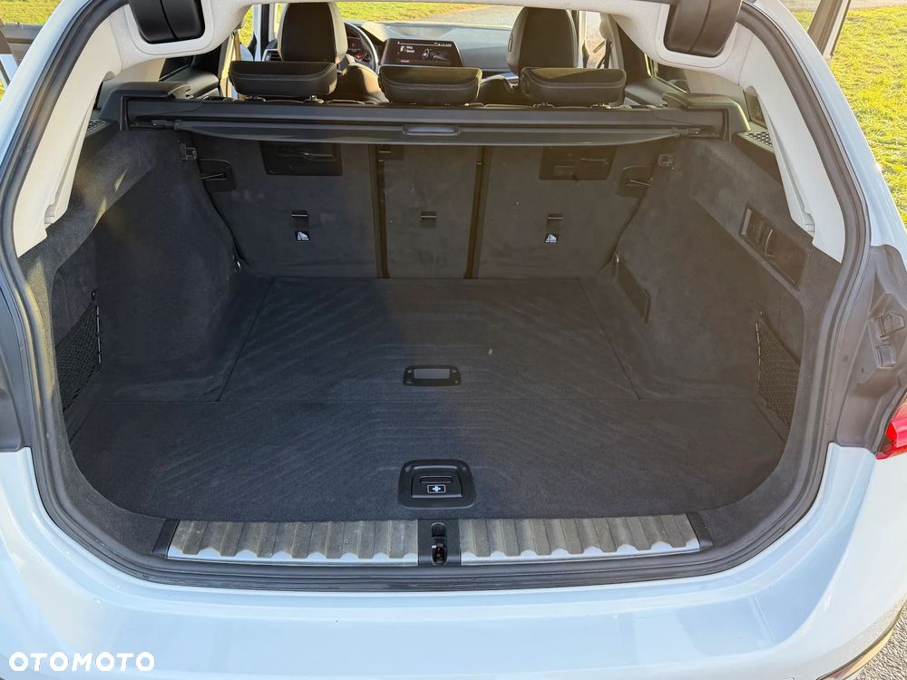 BMW Seria 3 320d Sport Line - 12