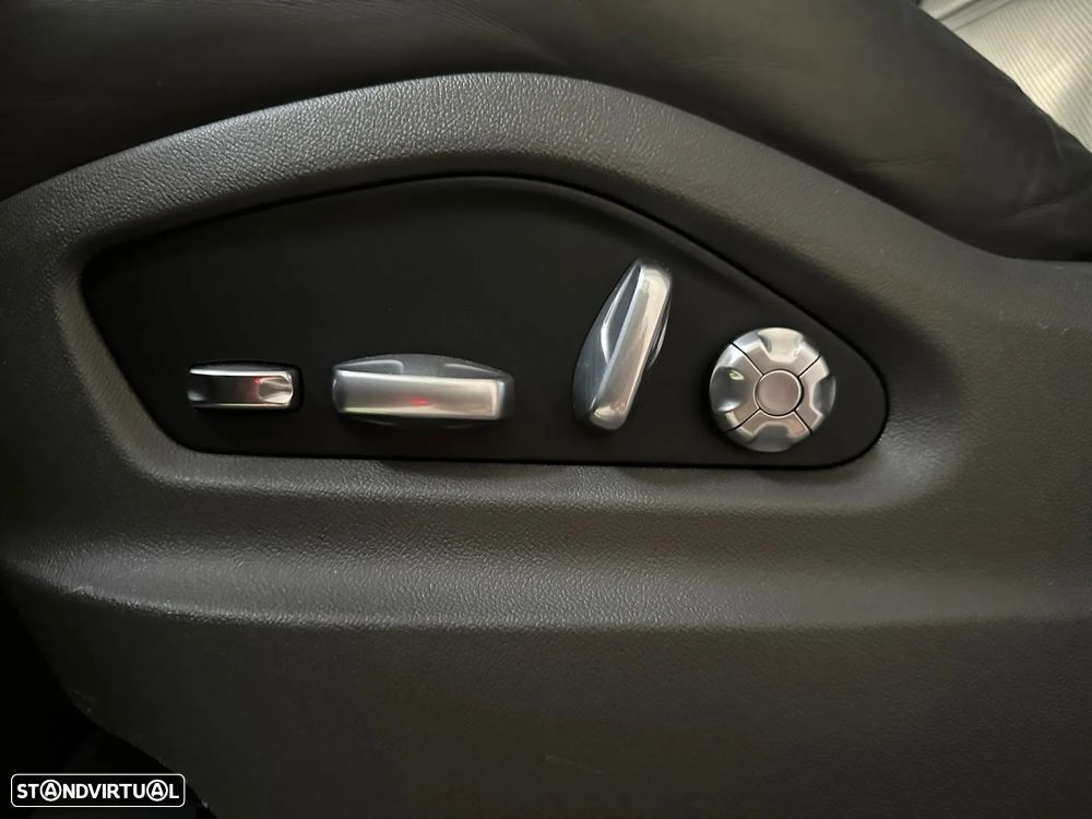 Porsche Cayenne Coupé E-Hybrid - 17