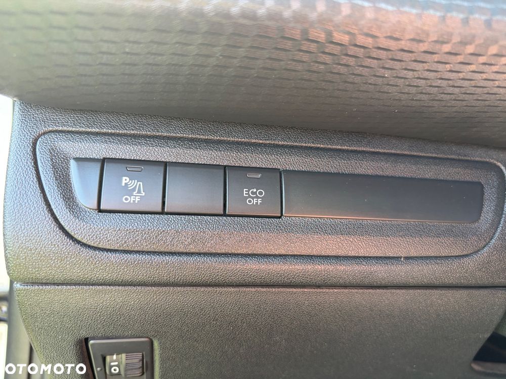 Peugeot 2008 PureTech 130 GPF Stop&Start Crossway - 28