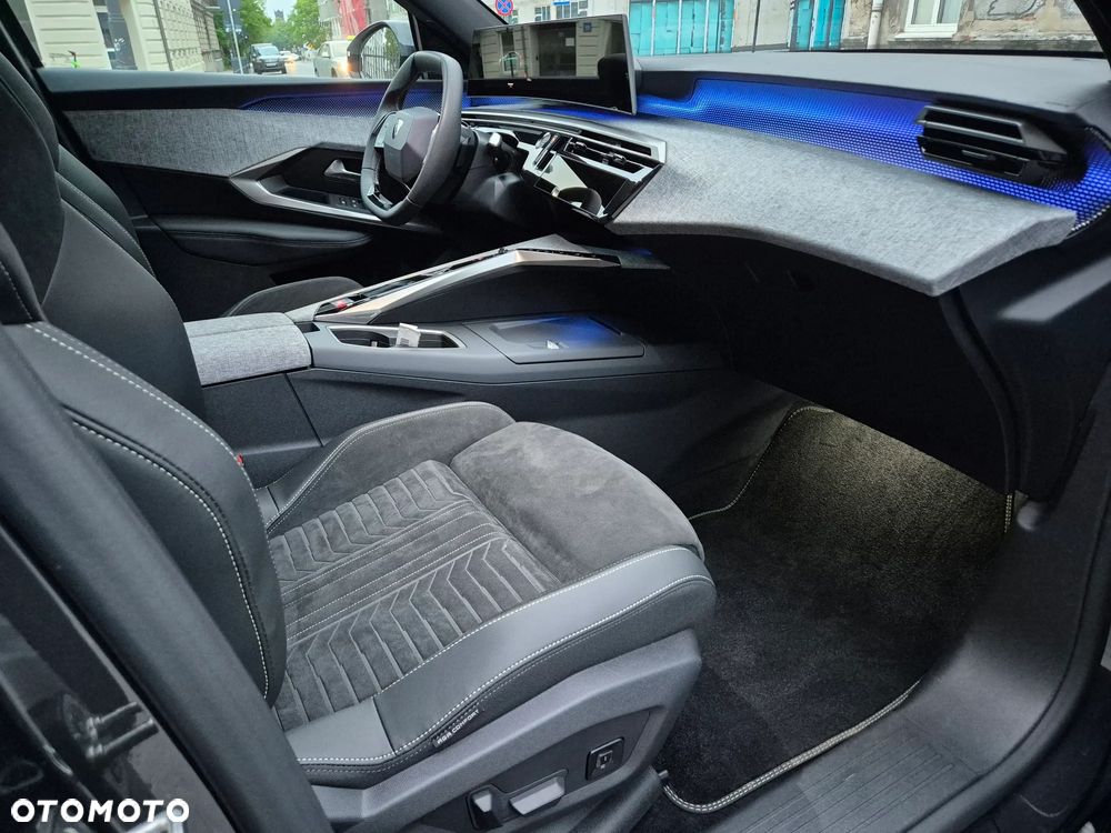 Peugeot 3008 195 e-DSC7 GT EXCLUSIVE - 35