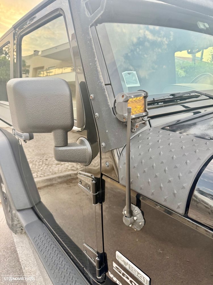 Jeep Wrangler 2.8 CRD ATX Sport - 28