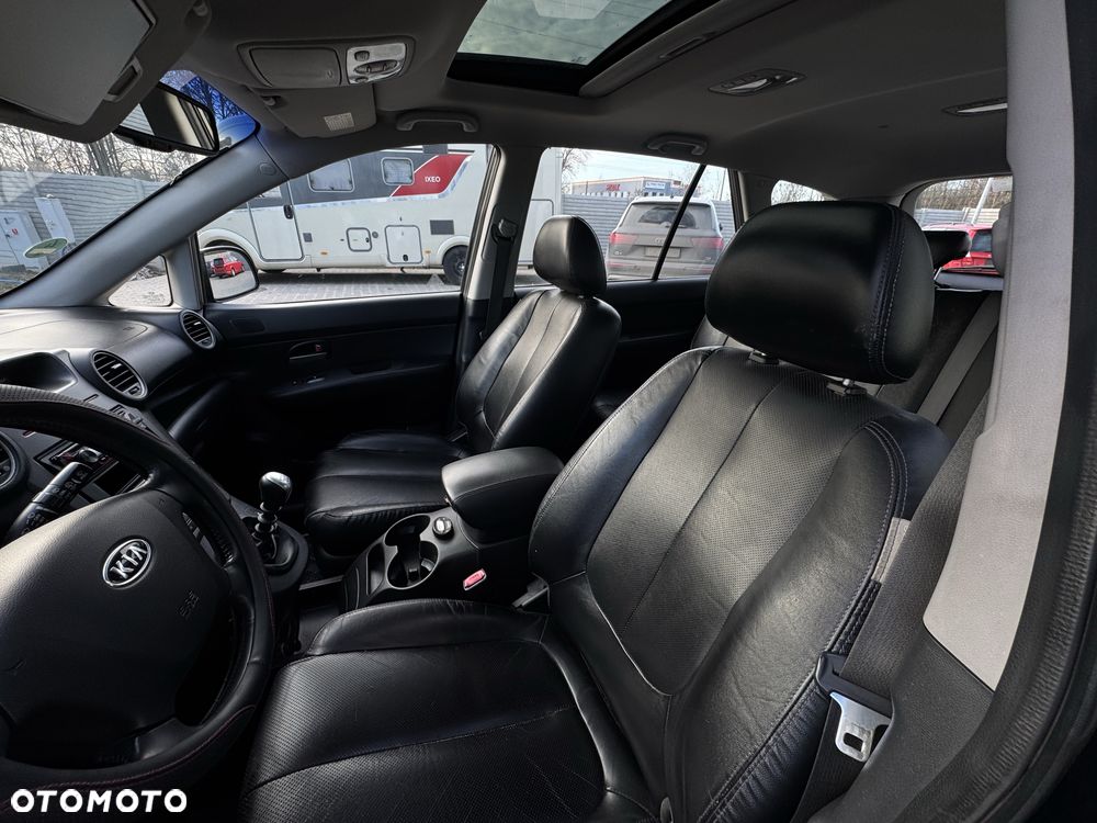 Kia Carens - 6