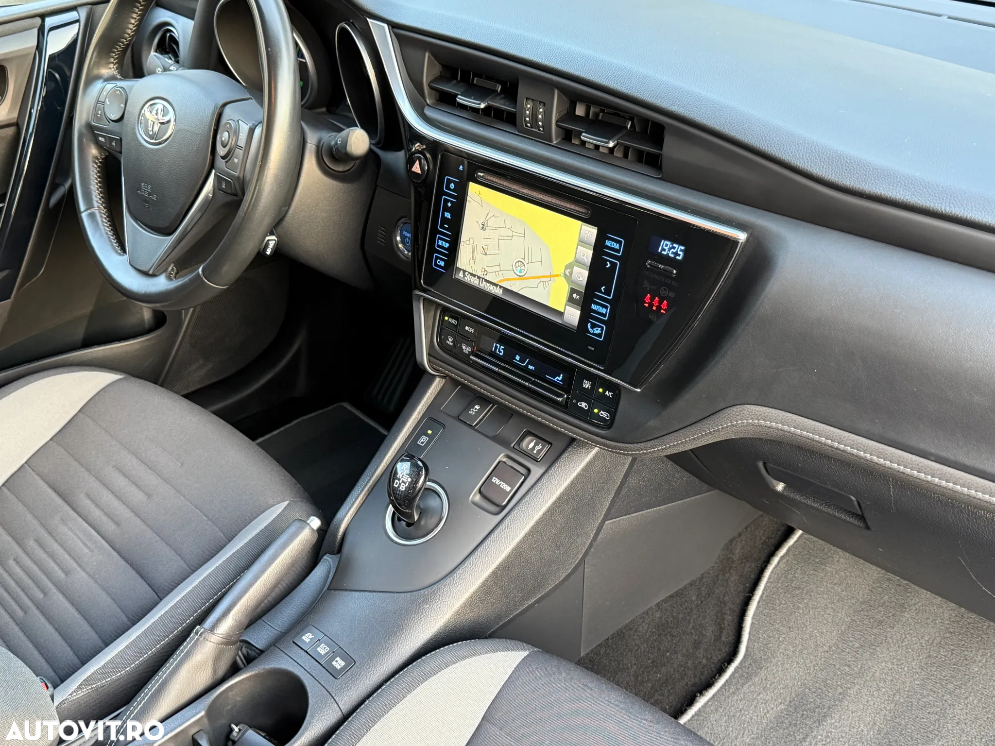 Toyota Auris 1.8 VVT-i Hybrid Automatik Comfort - 15
