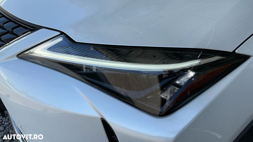 Lexus UX 250h Business Edition - 12