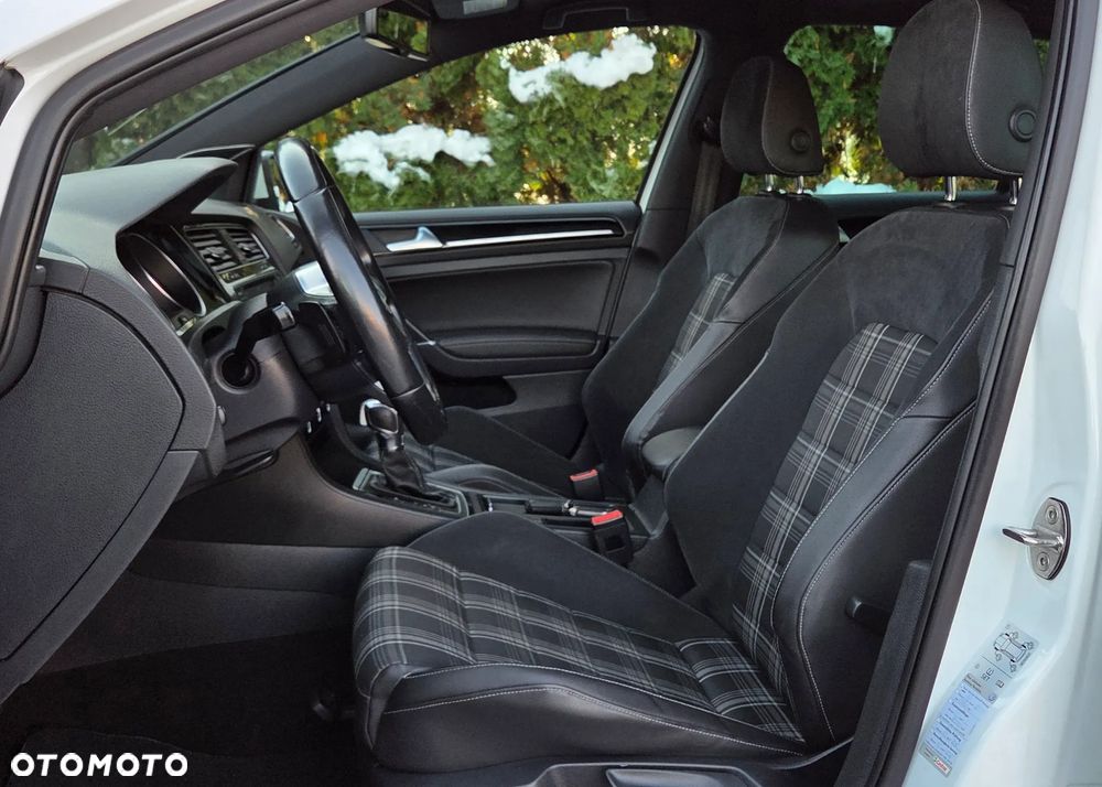 Volkswagen Golf GTD 2.0 TDI SCR DSG - 16