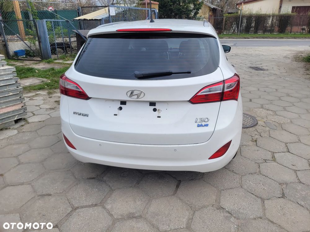 Hyundai i30 blue 1.6 CRDi YES Gold - 6