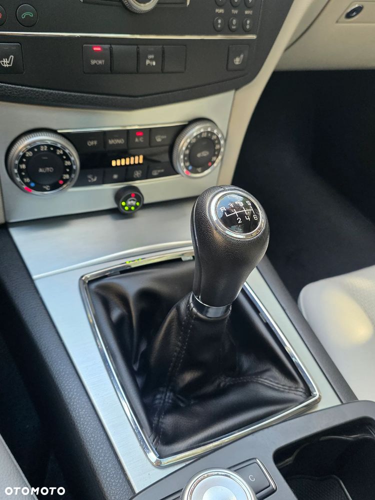 Mercedes-Benz Klasa C 280 Avantgarde Sport Edition - 20