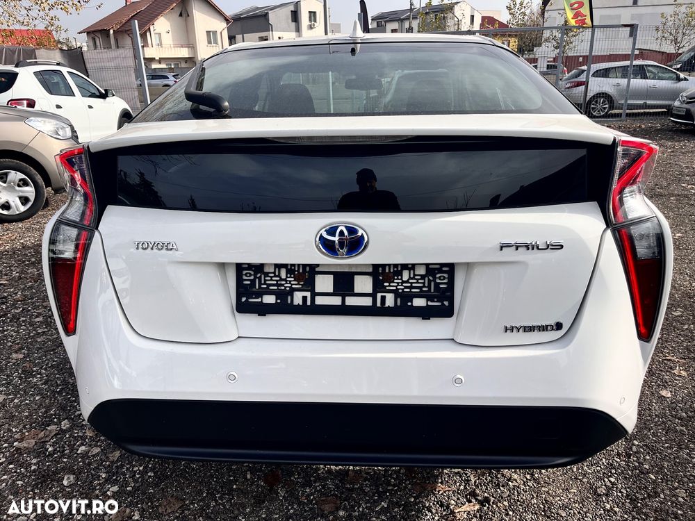 Toyota Prius (Hybrid) Sol - 12