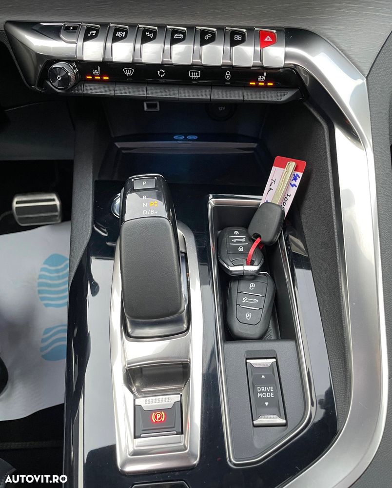 Peugeot 3008 PHEV 300 EAT8 4X4 GT - 25