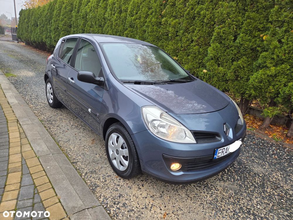 Renault Clio 2006 photo 3