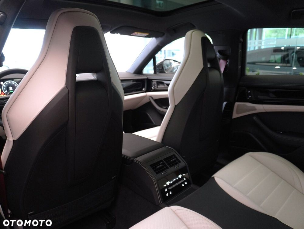 Porsche Panamera 4S E-Hybrid PHEV - 35