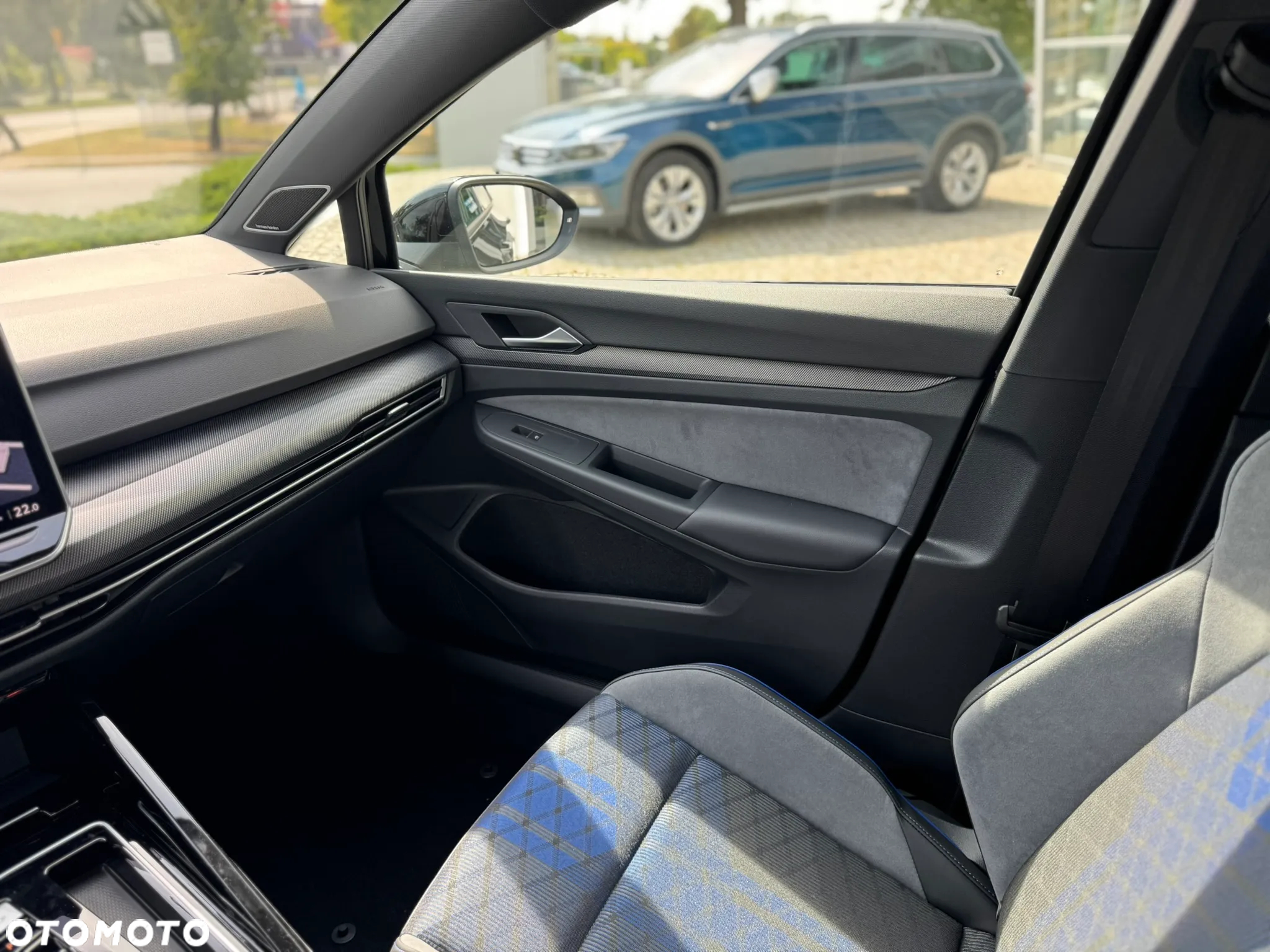 Volkswagen Golf VIII 2.0 TSI 4Motion R - 24