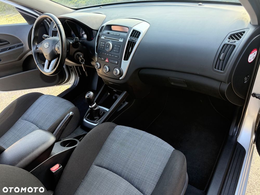 Kia Ceed - 15
