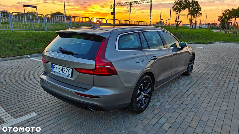 Volvo V60 B3 B DKG Momentum - 7