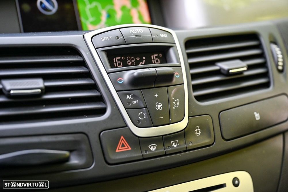 Renault Laguna Break 2.0 dCi Dynamique S 120g - 26
