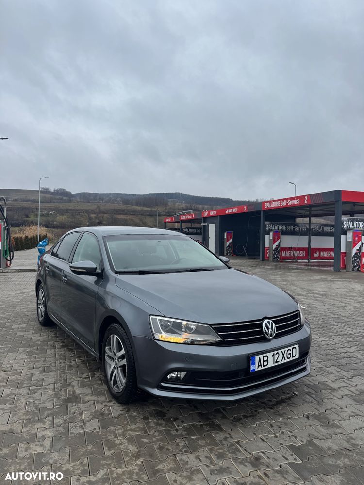 Volkswagen Jetta 1.2 TSI Comfortline - 1