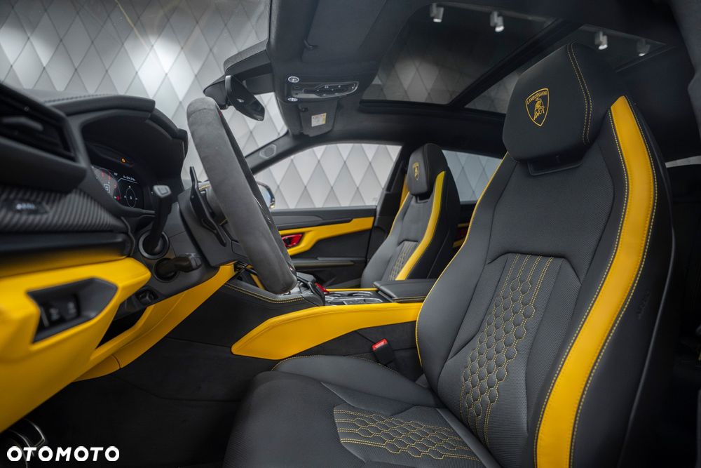Lamborghini Urus - 17