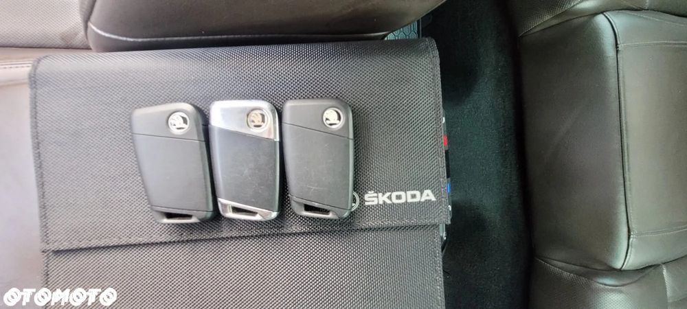 Skoda Superb 2.0 TDI 4x4 DSG L&K - 19