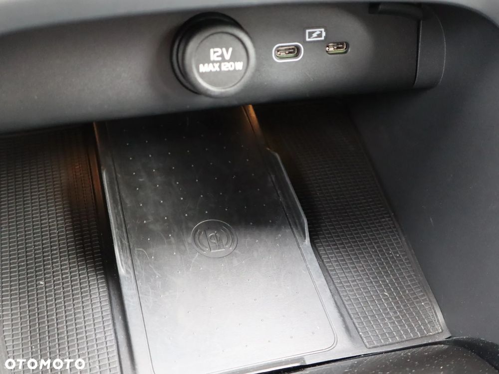 Volvo XC 40 B3 Plus Dark - 27