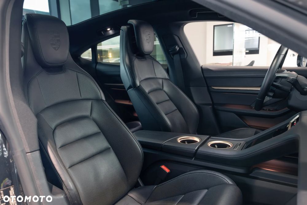 Porsche Taycan 105kWh 4S Performance Plus - 29