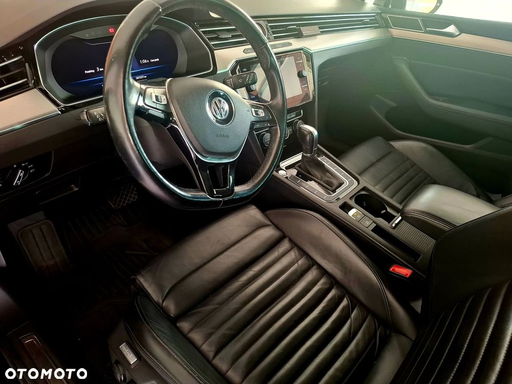 Volkswagen Passat 1.6 TDI SCR DSG Comfortline - 21