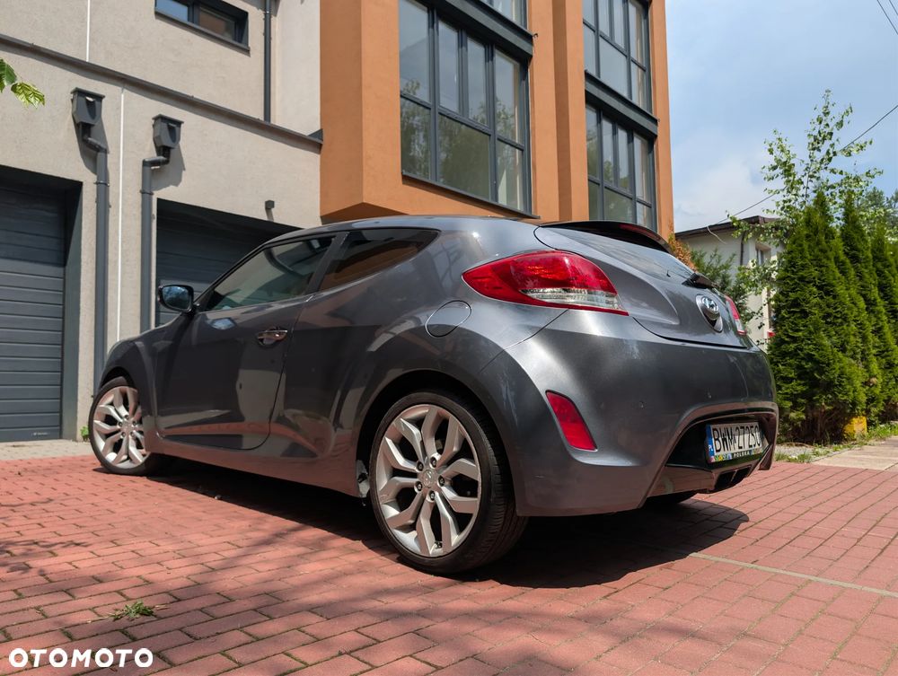Hyundai Veloster 1.6 GDI Comfort - 26