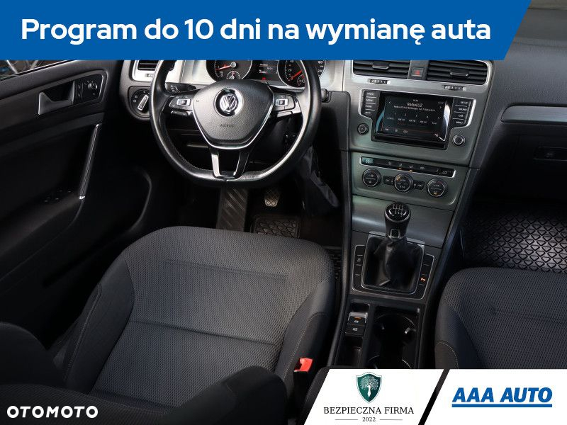 Volkswagen Golf - 8