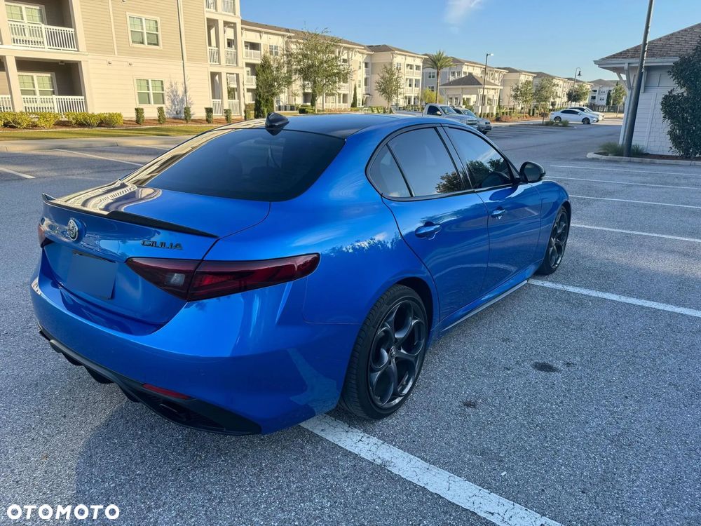 Alfa Romeo Giulia 2.0 Turbo 16V AT8-Q4 Veloce Ti - 5