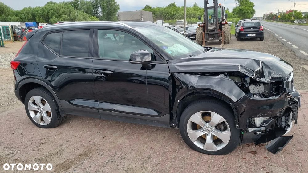 Volvo XC 40 T3 Geartronic Momentum Pro - 1