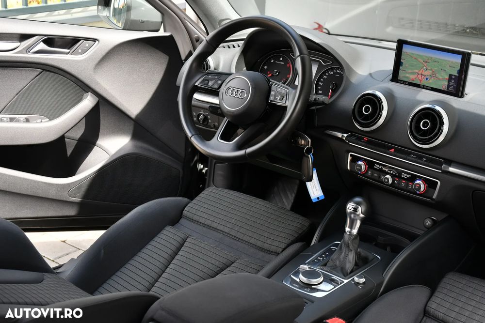 Audi A3 1.6 TDI S tronic Sport - 6