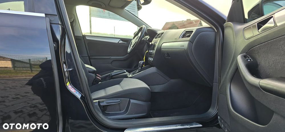 Volkswagen Jetta - 7