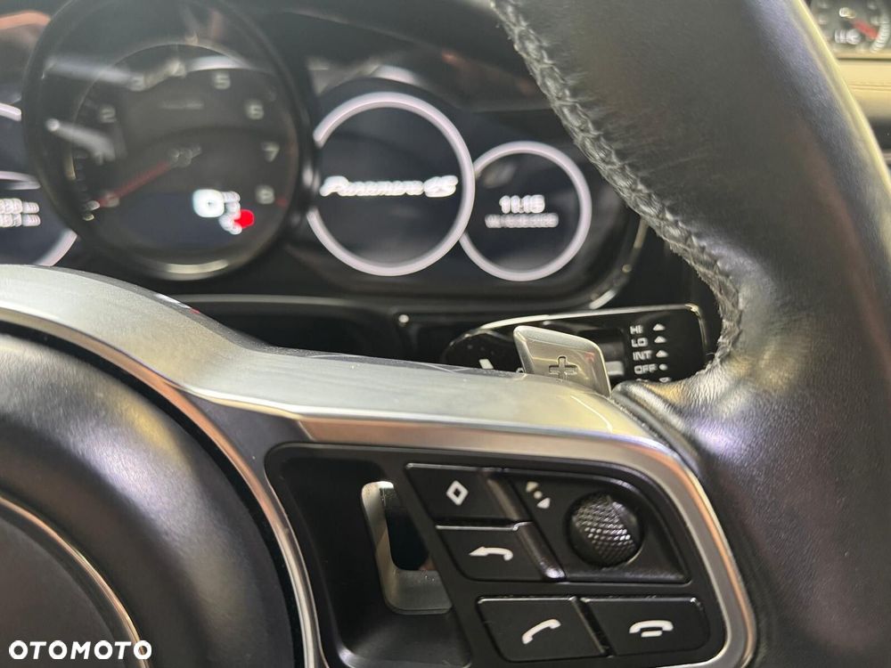 Porsche Panamera - 18
