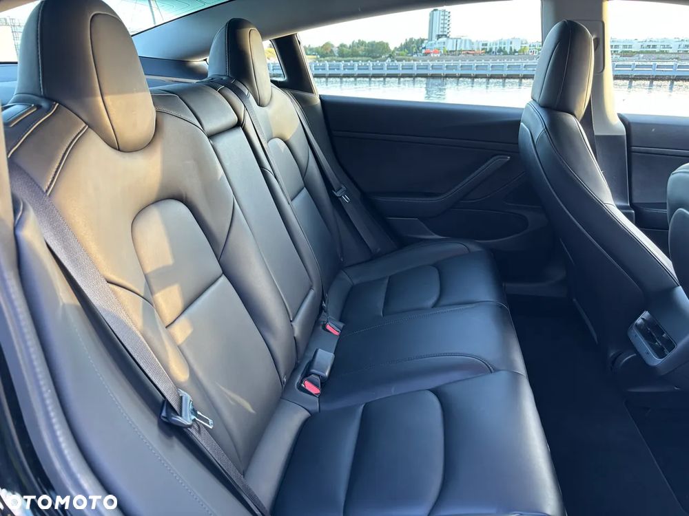 Tesla Model 3 Standard Reichweite Plus Hinterradantrieb - 12
