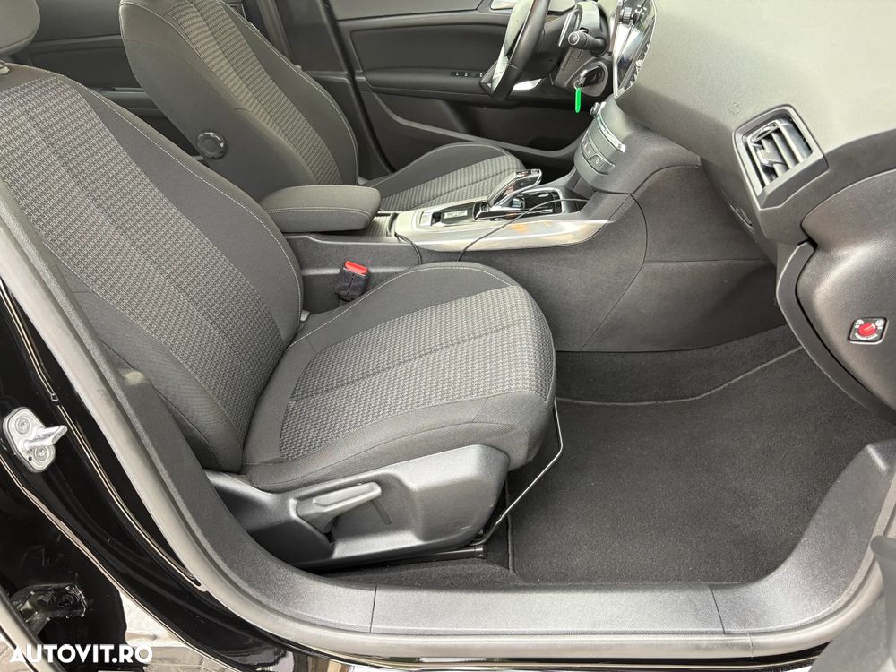 Peugeot 308 PureTech 130 GPF EAT8 Stop & Start Active Business-Paket - 27
