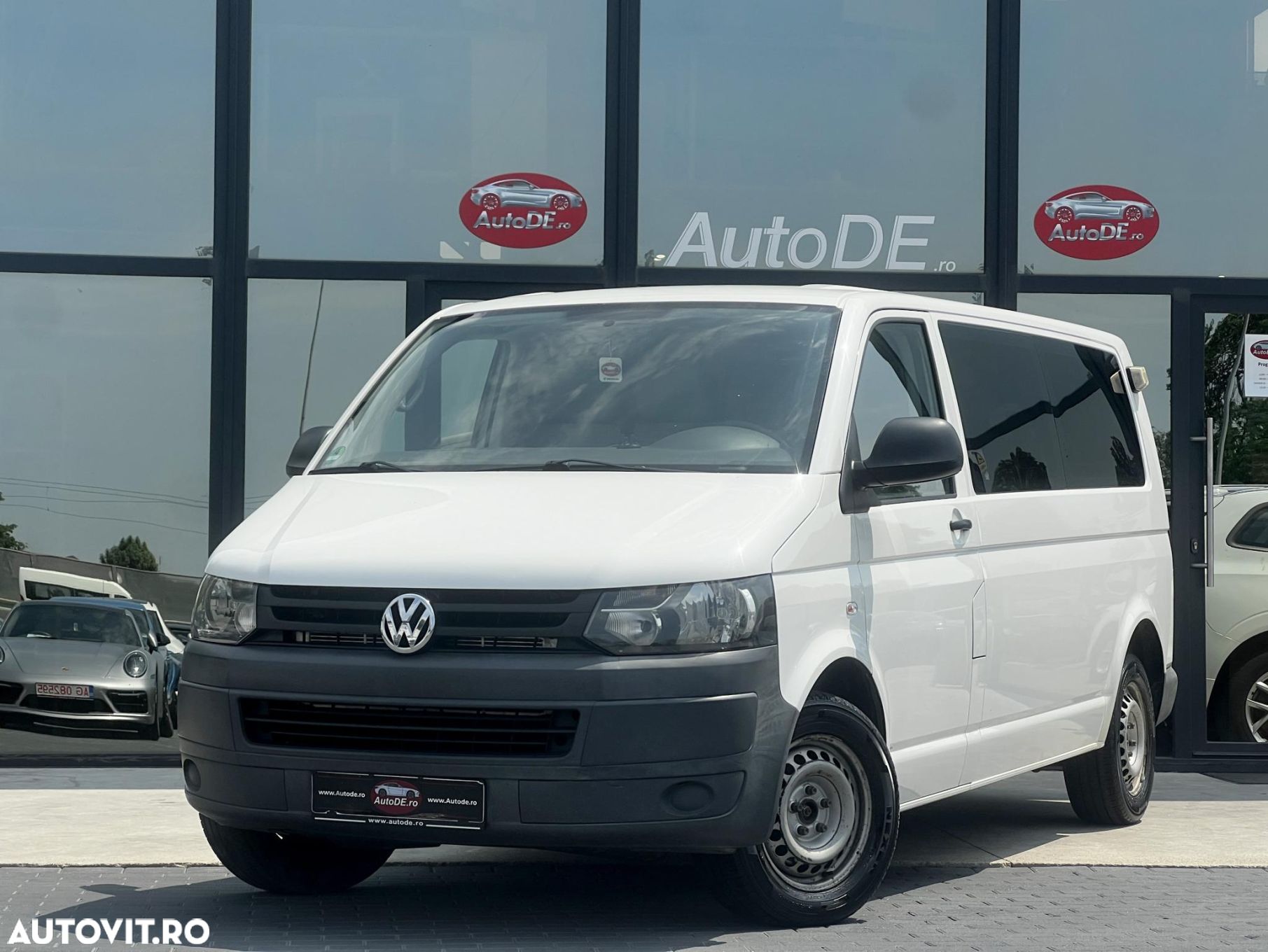Volkswagen Transporter - 1