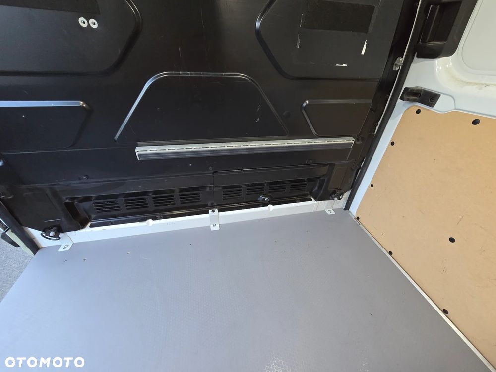 Ford Transit L2H2 VA Autm Limited - 28