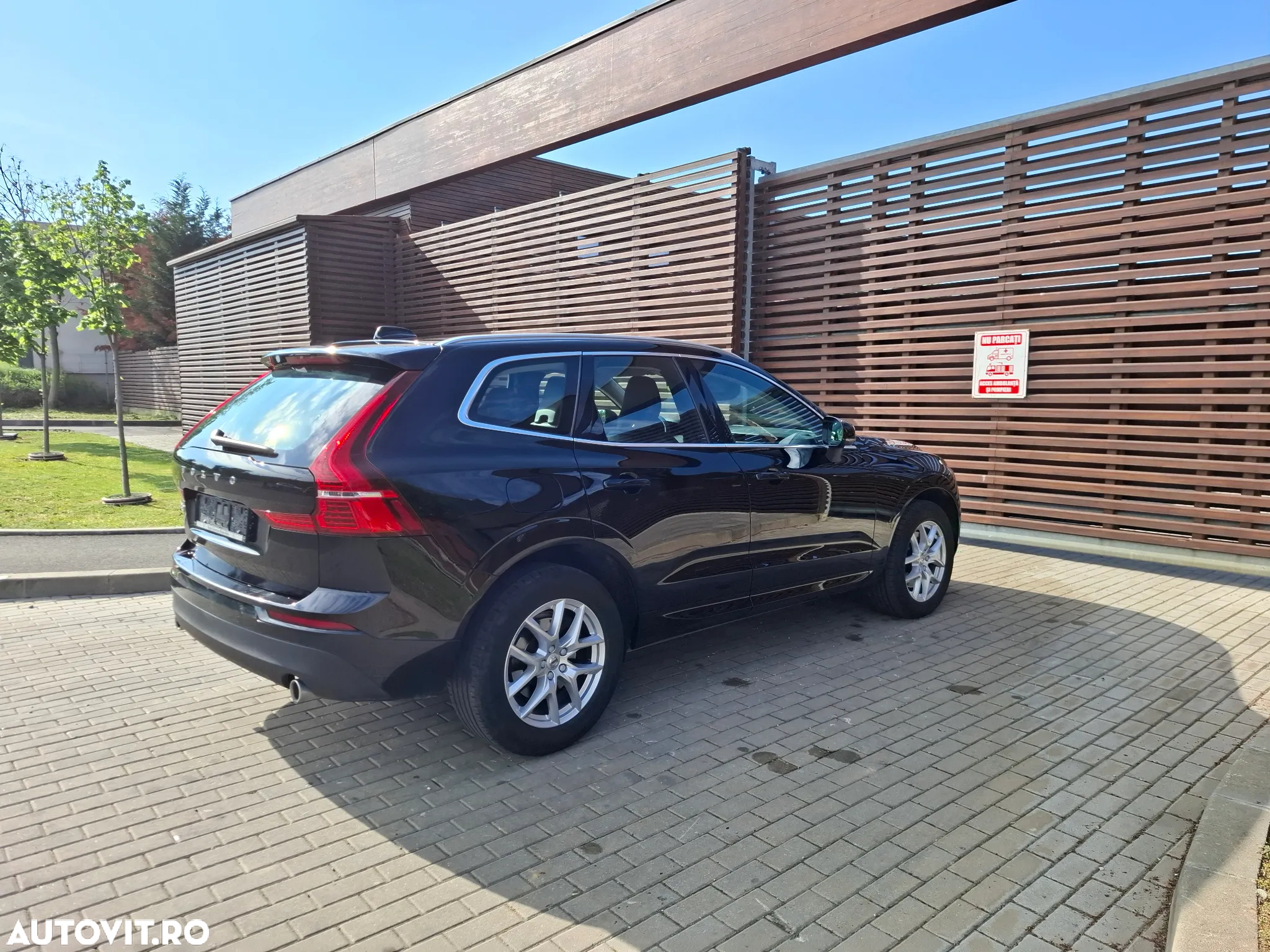 Volvo XC 60 B4 D AWD Geartronic Momentum Pro - 14