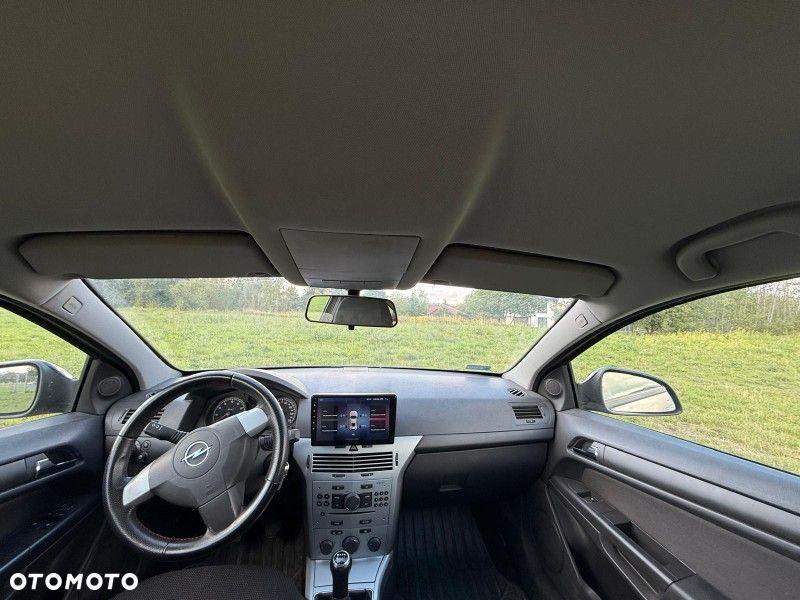 Opel Astra 2009 photo 4