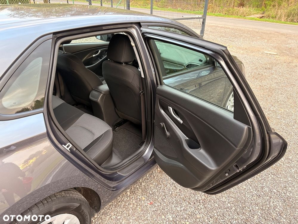 Hyundai i30 1.4 Trend - 17