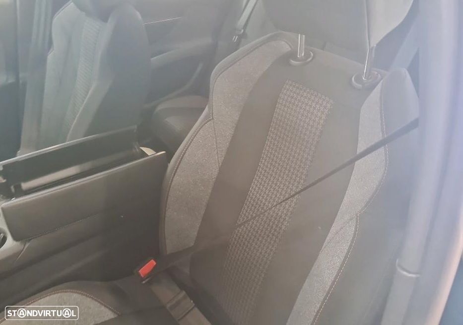 Peugeot 3008 1.5 BlueHDi Active - 4