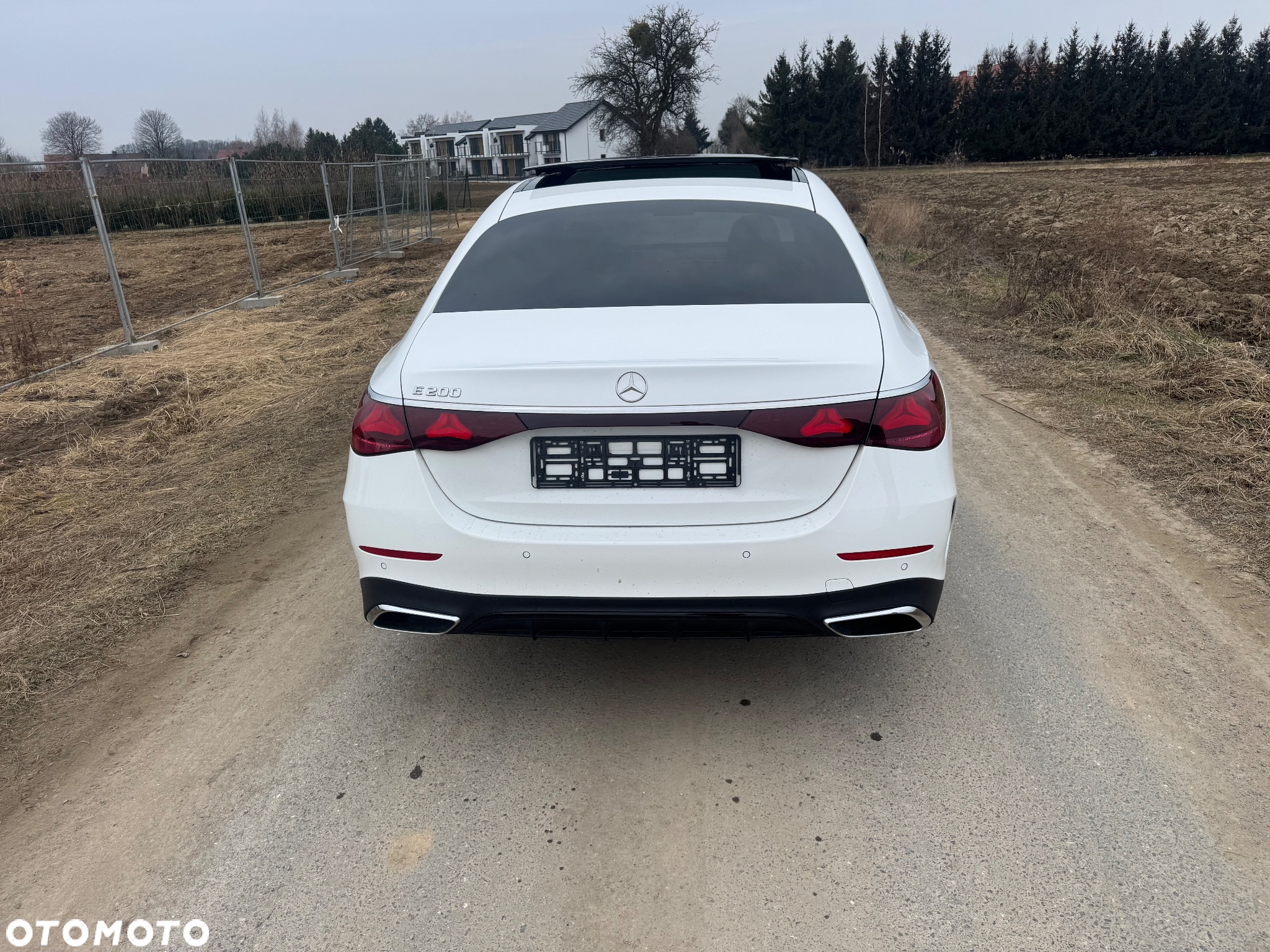 Mercedes-Benz Klasa E 200 AMG - 4
