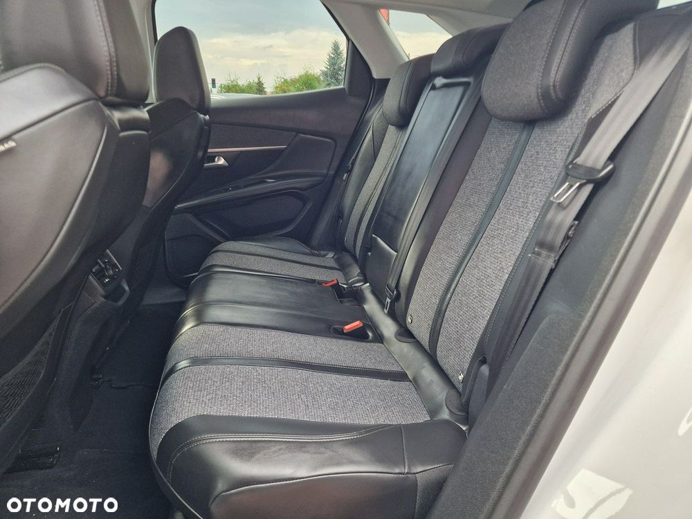 Peugeot 3008 1.2 PureTech Allure S&S - 21