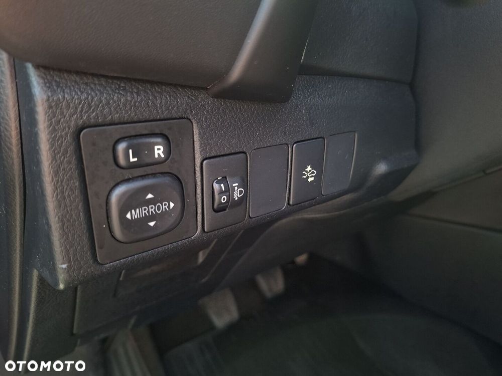 Toyota Corolla - 23