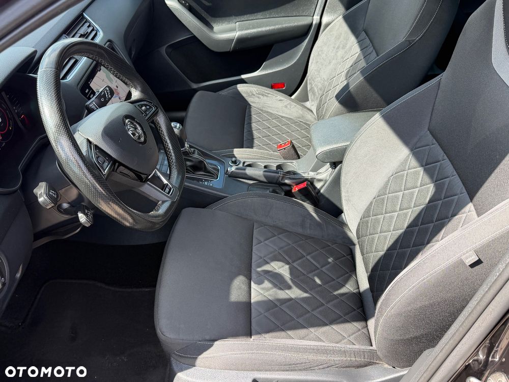 Skoda Octavia 2.0 TDI DSG RS - 12