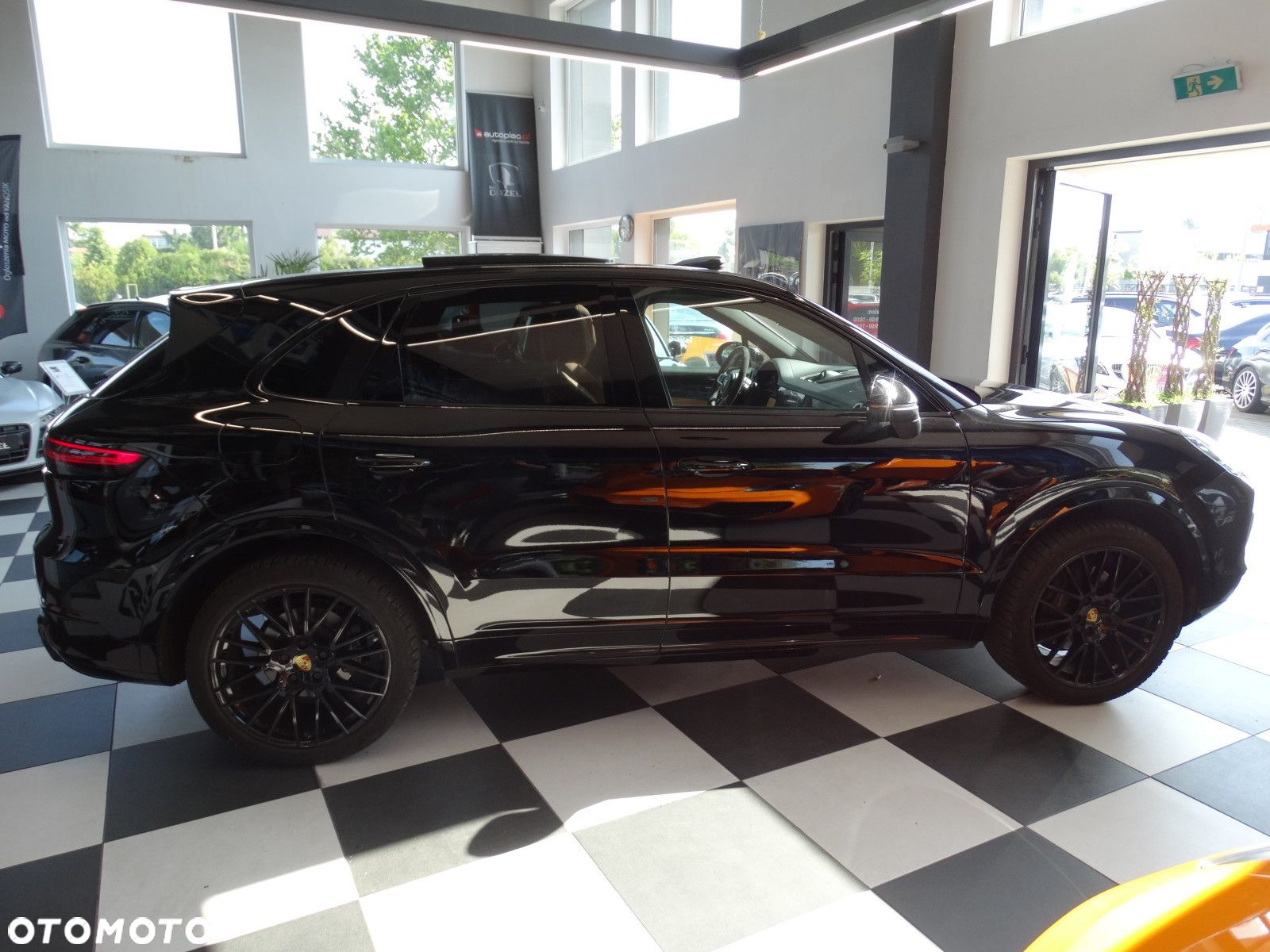 Porsche Cayenne - 5