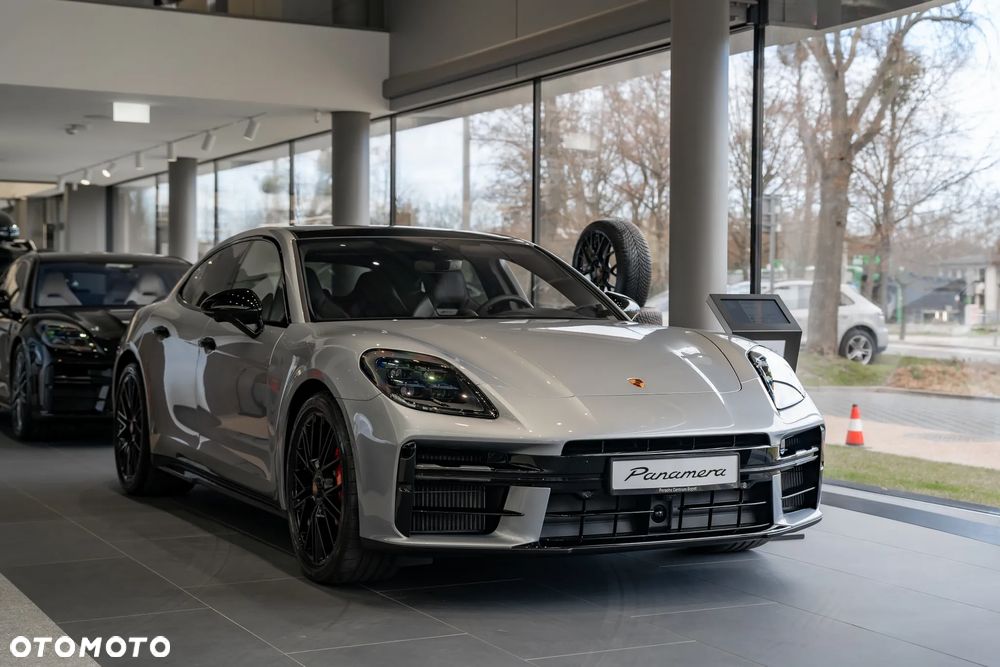 Porsche Panamera GTS - 4
