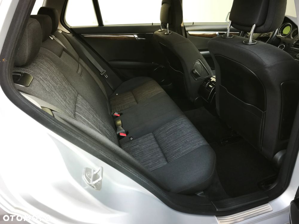 Mercedes-Benz Klasa C 200 (BlueEFFICIENCY) 7G-TRONIC Elegance - 20