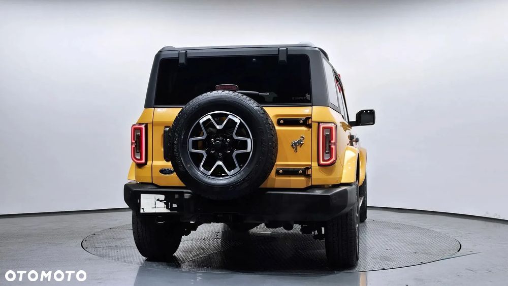 Ford Bronco - 5